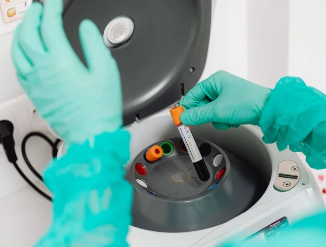 Badania kliniczne nad WZJG (wrzodziejącym zapaleniem jelita grubego)